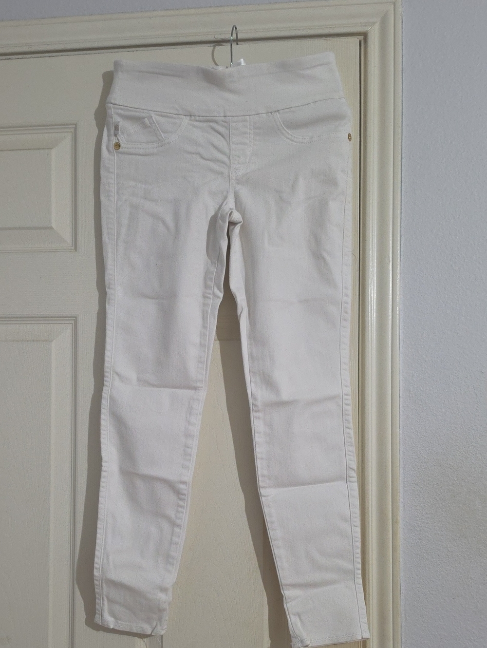 Rock & Republic White Stretch Jeggings